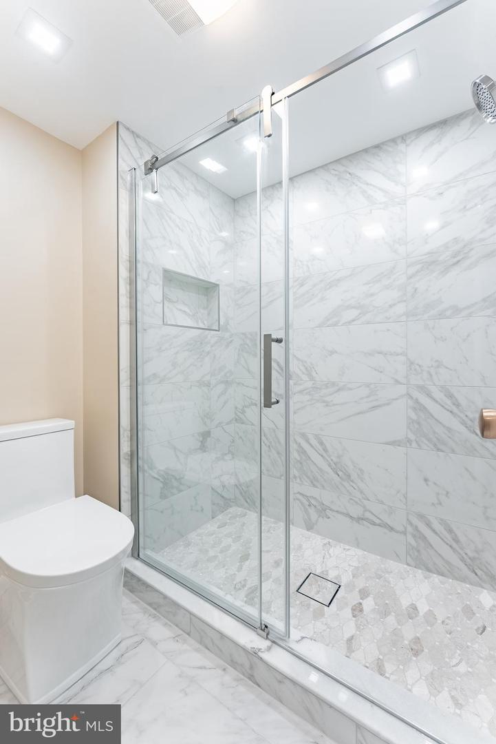 3709 S GEORGE MASON DR #1605E, FALLS CHURCH, Virginia 22041, 3 Bedrooms Bedrooms, ,2 BathroomsBathrooms,Residential,For sale,3709 S GEORGE MASON DR #1605E,VAFX2277094 MLS # VAFX2277094