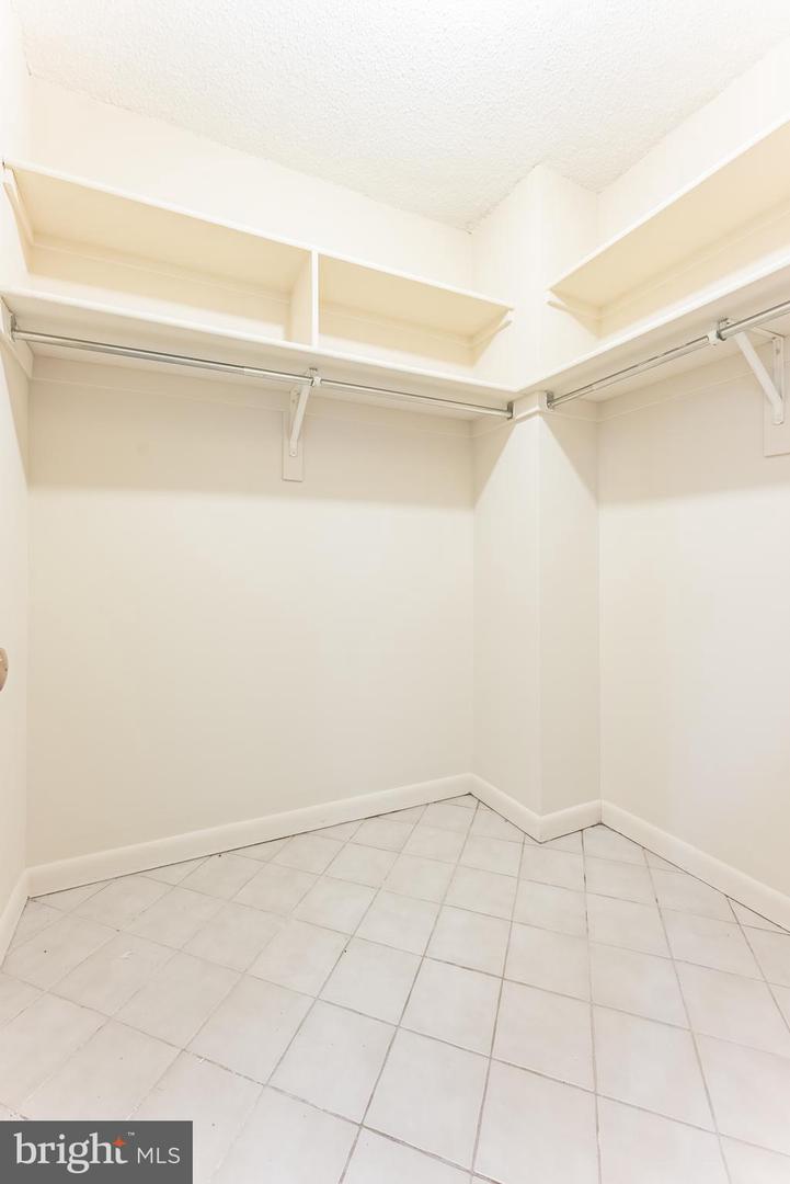 3709 S GEORGE MASON DR #1605E, FALLS CHURCH, Virginia 22041, 3 Bedrooms Bedrooms, ,2 BathroomsBathrooms,Residential,For sale,3709 S GEORGE MASON DR #1605E,VAFX2277094 MLS # VAFX2277094