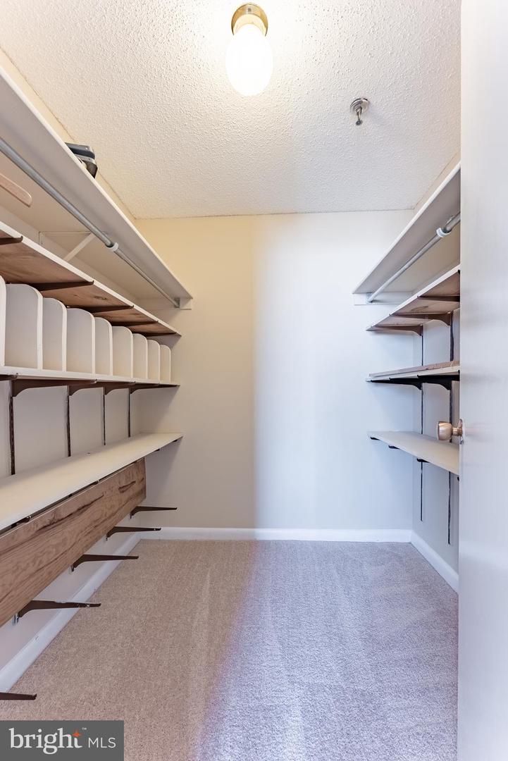 3709 S GEORGE MASON DR #1605E, FALLS CHURCH, Virginia 22041, 3 Bedrooms Bedrooms, ,2 BathroomsBathrooms,Residential,For sale,3709 S GEORGE MASON DR #1605E,VAFX2277094 MLS # VAFX2277094