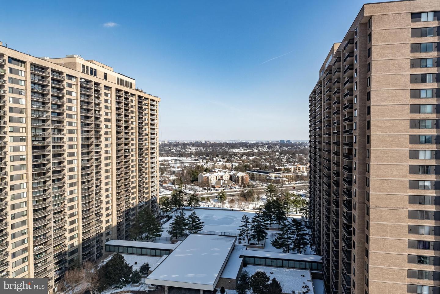 3709 S GEORGE MASON DR #1605E, FALLS CHURCH, Virginia 22041, 3 Bedrooms Bedrooms, ,2 BathroomsBathrooms,Residential,For sale,3709 S GEORGE MASON DR #1605E,VAFX2277094 MLS # VAFX2277094