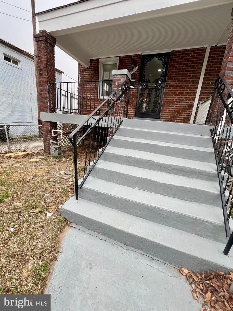 3647 HORNER PL SE, WASHINGTON, District Of Columbia 20032, 3 Bedrooms Bedrooms, ,2 BathroomsBathrooms,Residential,For sale,3647 HORNER PL SE,DCDC2231564 MLS # DCDC2231564