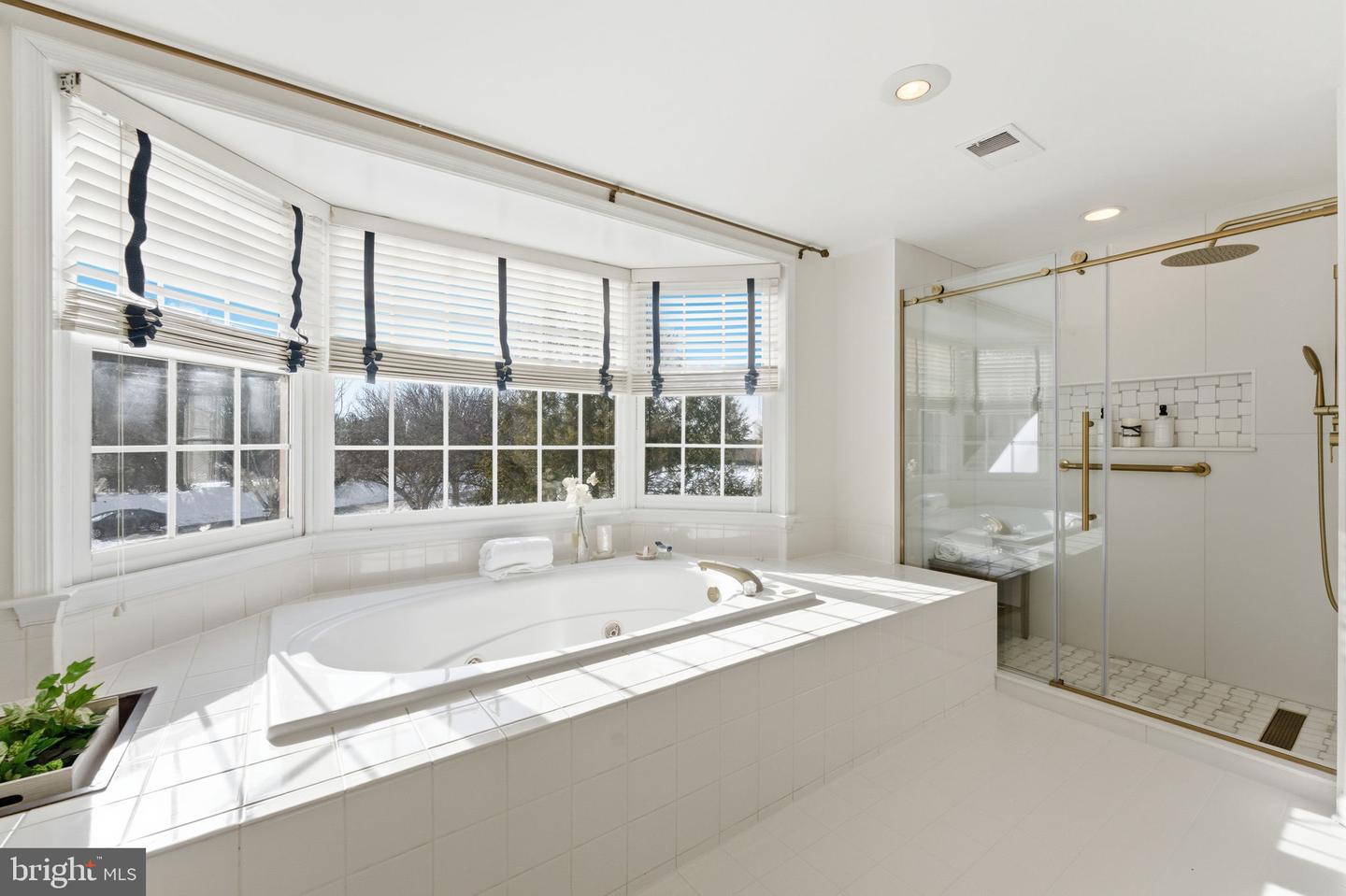 11500 GREAT FALLS WAY, GREAT FALLS, Virginia 22066, 5 Bedrooms Bedrooms, ,4 BathroomsBathrooms,Residential,For sale,11500 GREAT FALLS WAY,VAFX2279038 MLS # VAFX2279038