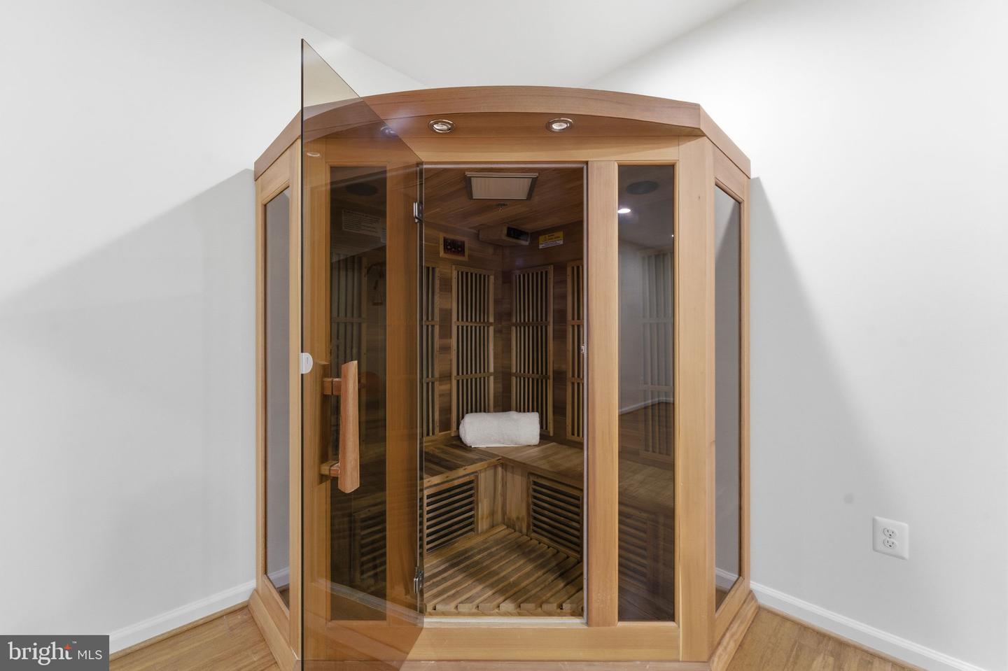 11500 GREAT FALLS WAY, GREAT FALLS, Virginia 22066, 5 Bedrooms Bedrooms, ,4 BathroomsBathrooms,Residential,For sale,11500 GREAT FALLS WAY,VAFX2279038 MLS # VAFX2279038