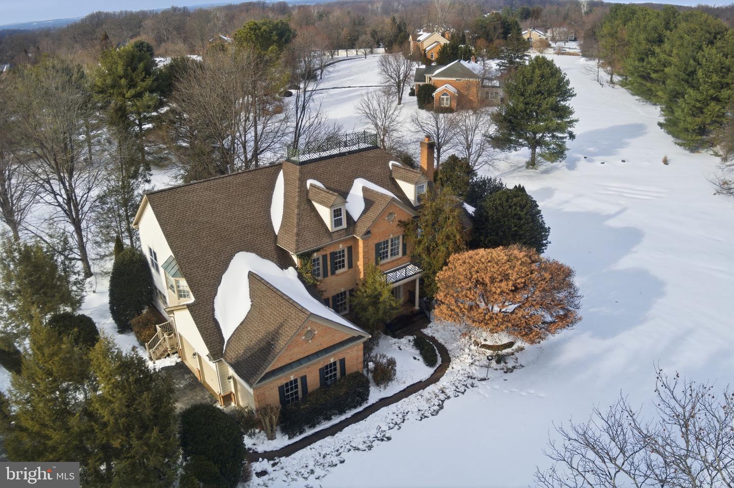 11500 GREAT FALLS WAY, GREAT FALLS, Virginia 22066, 5 Bedrooms Bedrooms, ,4 BathroomsBathrooms,Residential,For sale,11500 GREAT FALLS WAY,VAFX2279038 MLS # VAFX2279038