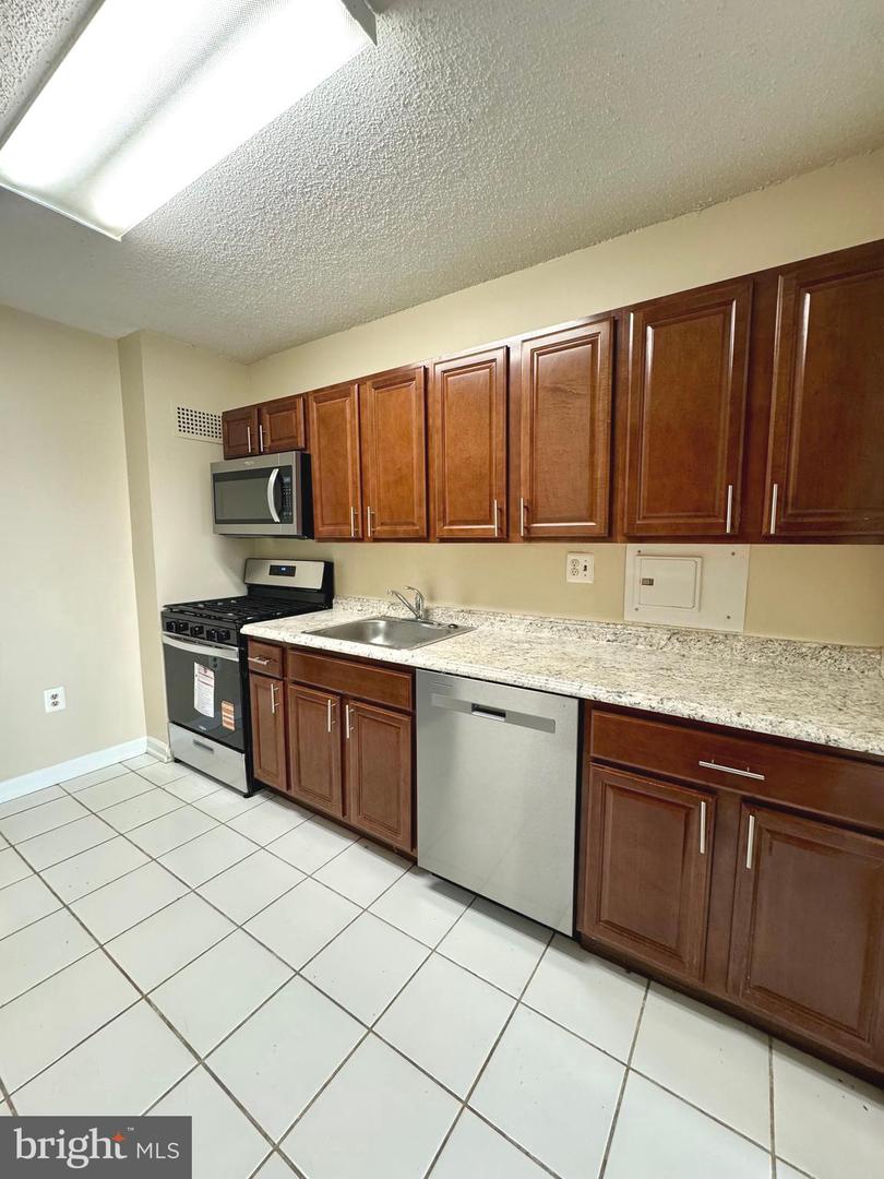 1225 MARTHA CUSTIS DR #807, ALEXANDRIA, Virginia 22302, 2 Bedrooms Bedrooms, ,2 BathroomsBathrooms,Residential,For sale,1225 MARTHA CUSTIS DR #807,VAAX2051830 MLS # VAAX2051830