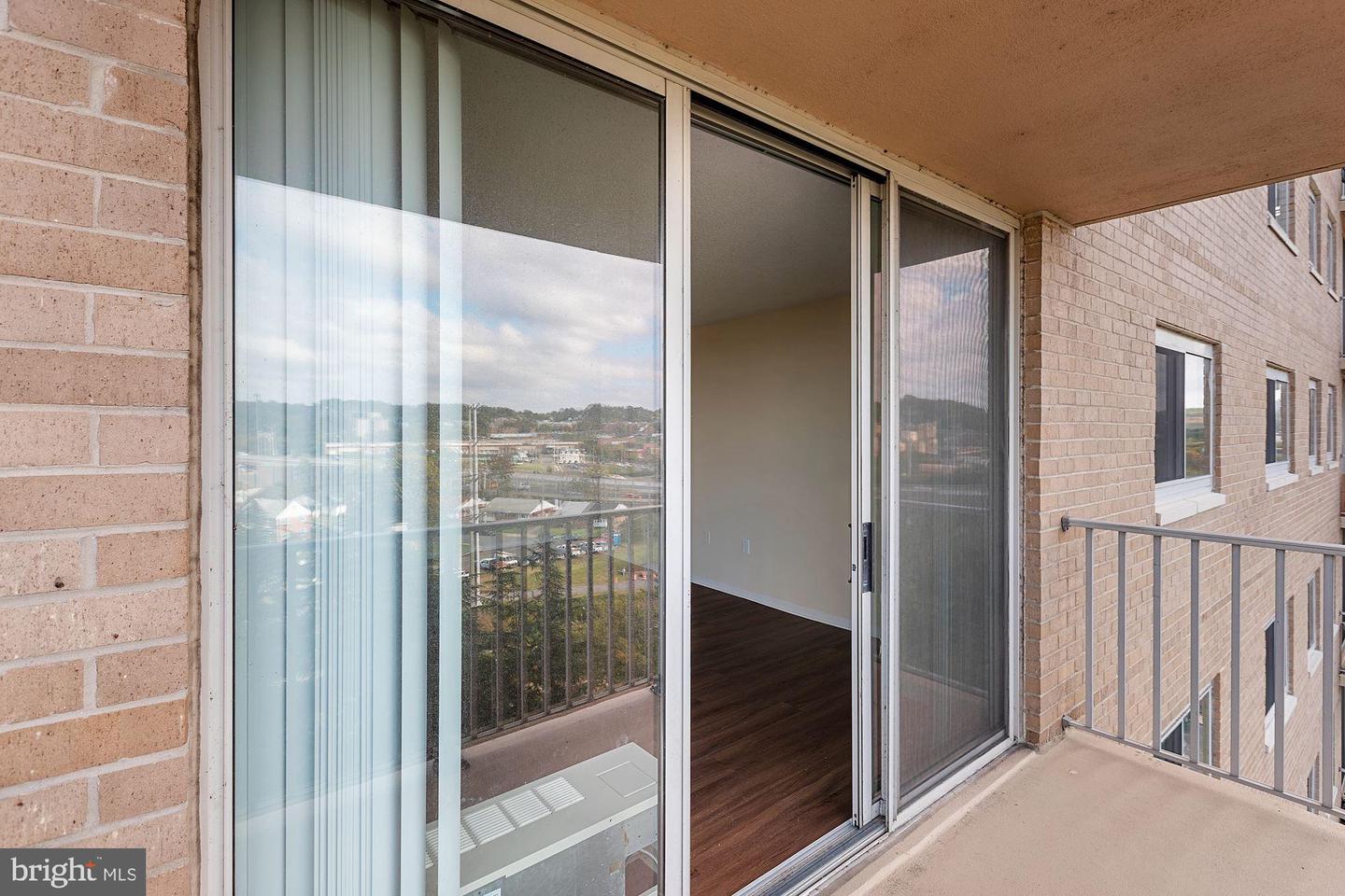 1225 MARTHA CUSTIS DR #807, ALEXANDRIA, Virginia 22302, 2 Bedrooms Bedrooms, ,2 BathroomsBathrooms,Residential,For sale,1225 MARTHA CUSTIS DR #807,VAAX2051830 MLS # VAAX2051830