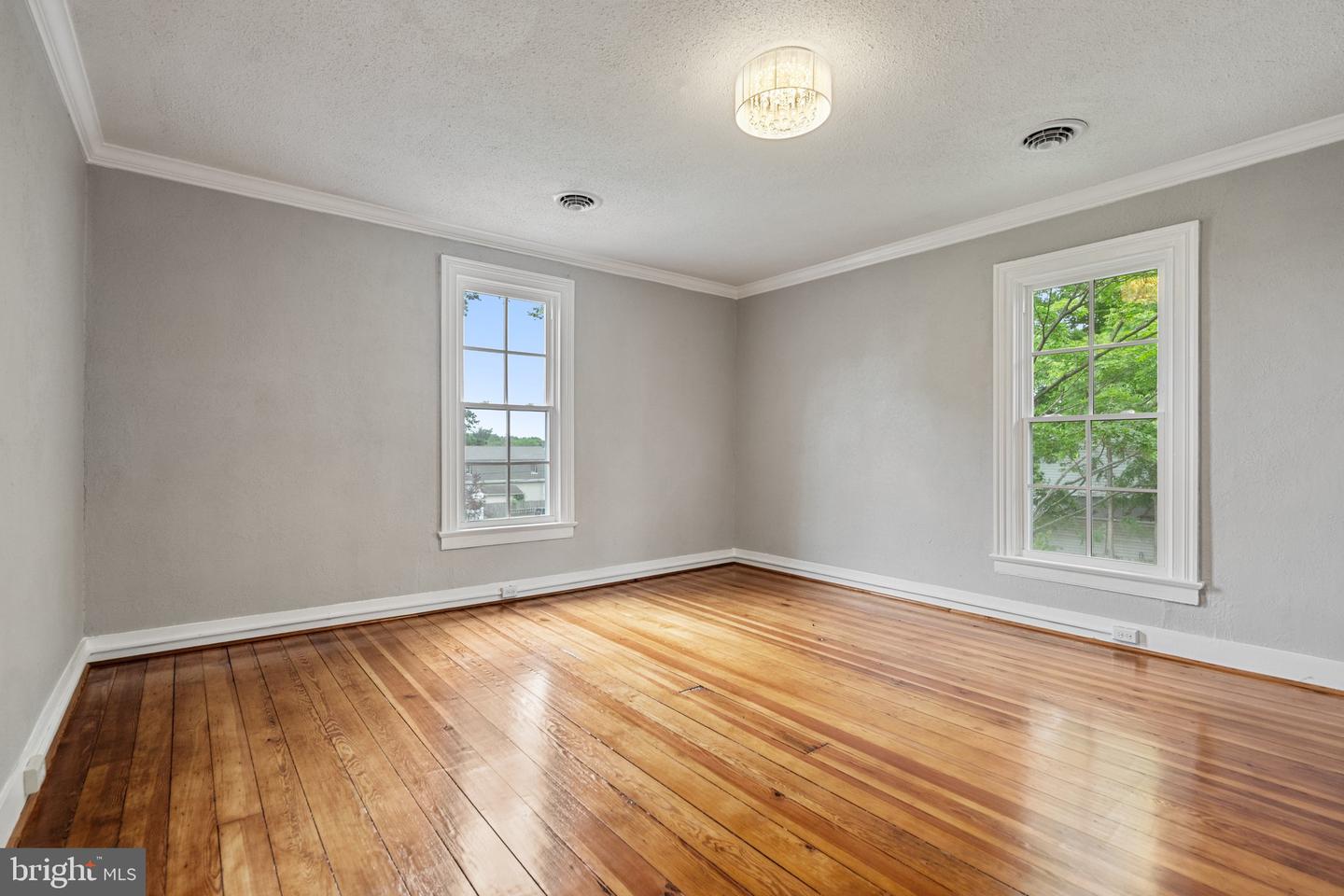 105 E WASHINGTON ST, REMINGTON, Virginia 22734, 4 Bedrooms Bedrooms, ,2 BathroomsBathrooms,Residential,For sale,105 E WASHINGTON ST,VAFQ2019742 MLS # VAFQ2019742