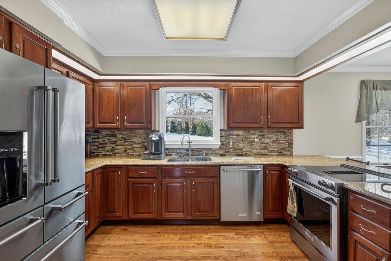 121 FAIRWAY DR, HARRISONBURG, Virginia 22802, 5 Bedrooms Bedrooms, ,3 BathroomsBathrooms,Residential,121 FAIRWAY DR,673058 MLS # 673058