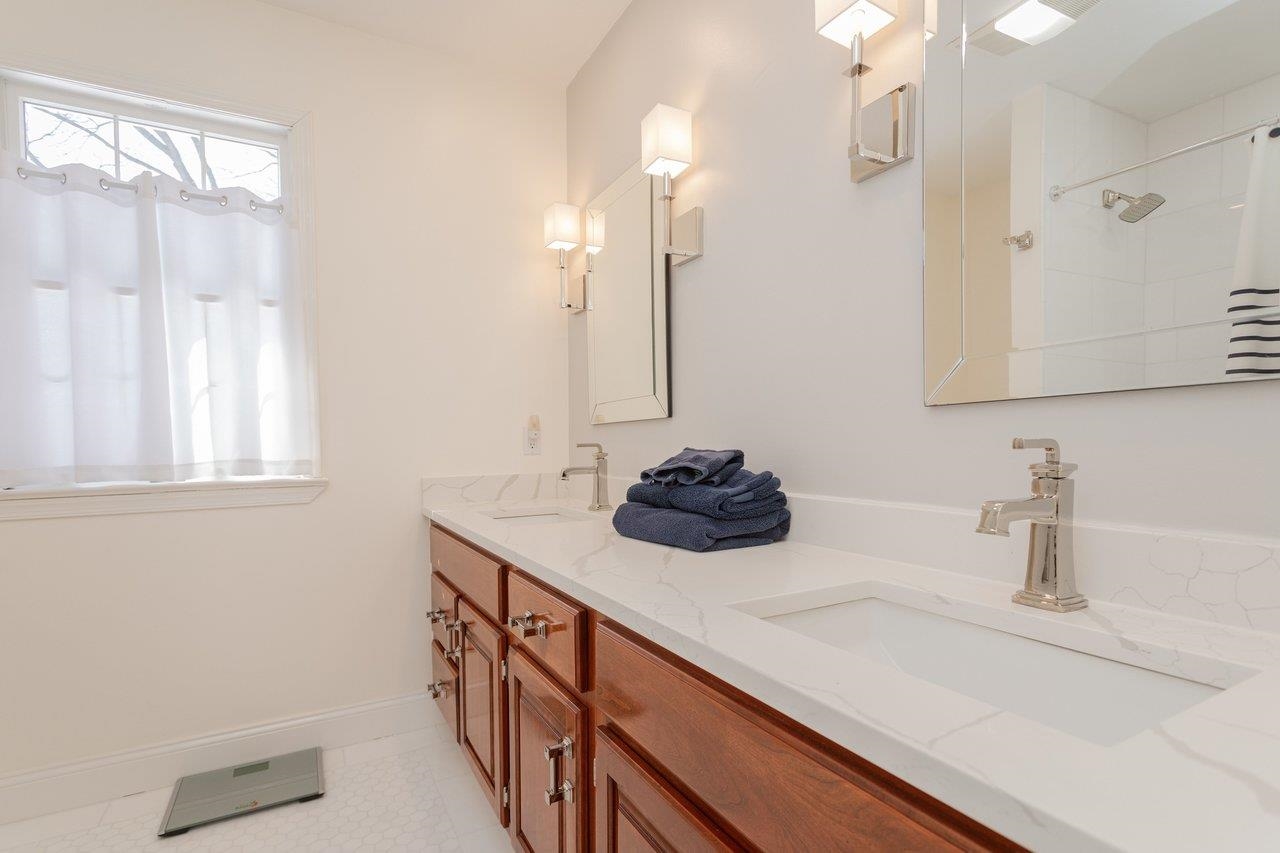 121 FAIRWAY DR, HARRISONBURG, Virginia 22802, 5 Bedrooms Bedrooms, ,3 BathroomsBathrooms,Residential,121 FAIRWAY DR,673058 MLS # 673058