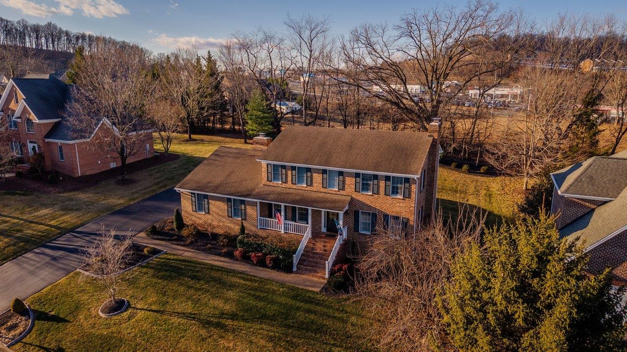 121 FAIRWAY DR, HARRISONBURG, Virginia 22802, 5 Bedrooms Bedrooms, ,3 BathroomsBathrooms,Residential,121 FAIRWAY DR,673058 MLS # 673058