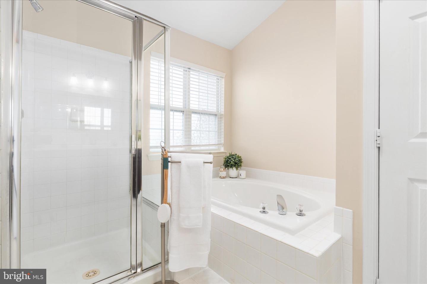 21314 LORD NELSON TER, ASHBURN, Virginia 20147, 3 Bedrooms Bedrooms, ,2 BathroomsBathrooms,Residential,For sale,21314 LORD NELSON TER,VALO2111742 MLS # VALO2111742