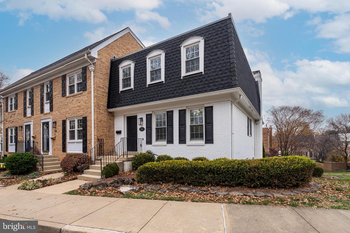 7414 HALLCREST DR, MCLEAN, Virginia 22102, 3 Bedrooms Bedrooms, ,3 BathroomsBathrooms,Residential,For sale,7414 HALLCREST DR,VAFX2282130 MLS # VAFX2282130