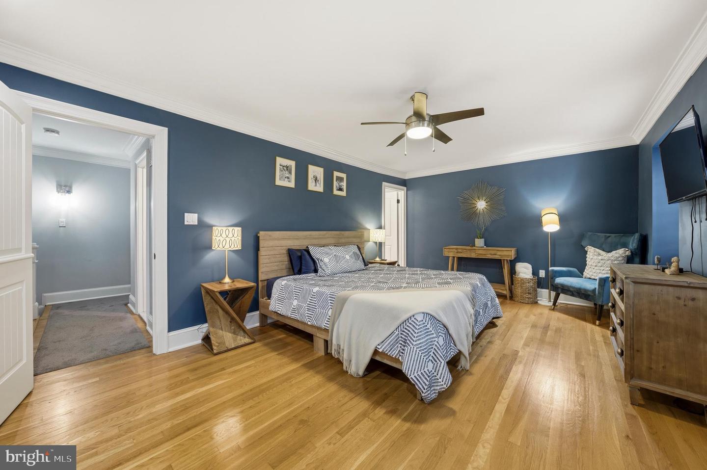 7414 HALLCREST DR, MCLEAN, Virginia 22102, 3 Bedrooms Bedrooms, ,3 BathroomsBathrooms,Residential,For sale,7414 HALLCREST DR,VAFX2282130 MLS # VAFX2282130