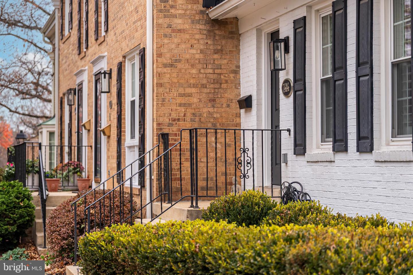 7414 HALLCREST DR, MCLEAN, Virginia 22102, 3 Bedrooms Bedrooms, ,3 BathroomsBathrooms,Residential,For sale,7414 HALLCREST DR,VAFX2282130 MLS # VAFX2282130