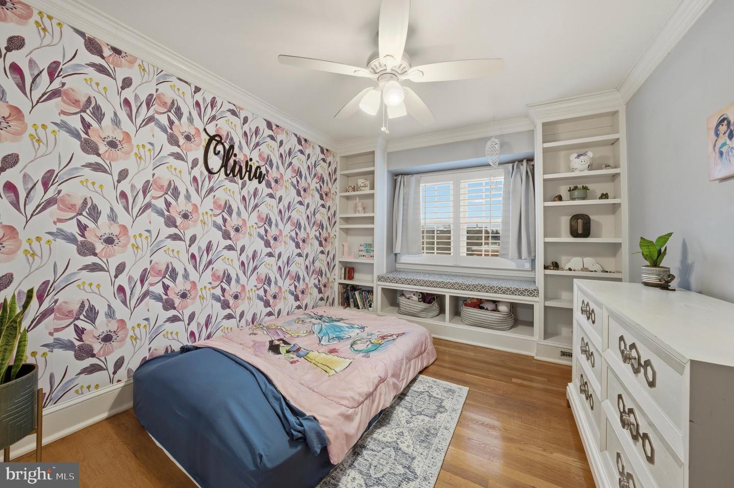 7414 HALLCREST DR, MCLEAN, Virginia 22102, 3 Bedrooms Bedrooms, ,3 BathroomsBathrooms,Residential,For sale,7414 HALLCREST DR,VAFX2282130 MLS # VAFX2282130