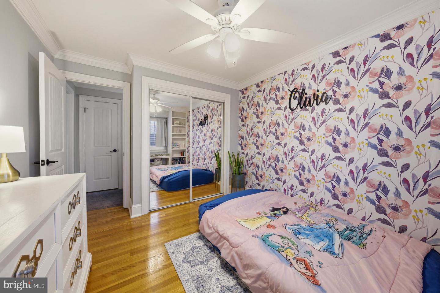 7414 HALLCREST DR, MCLEAN, Virginia 22102, 3 Bedrooms Bedrooms, ,3 BathroomsBathrooms,Residential,For sale,7414 HALLCREST DR,VAFX2282130 MLS # VAFX2282130