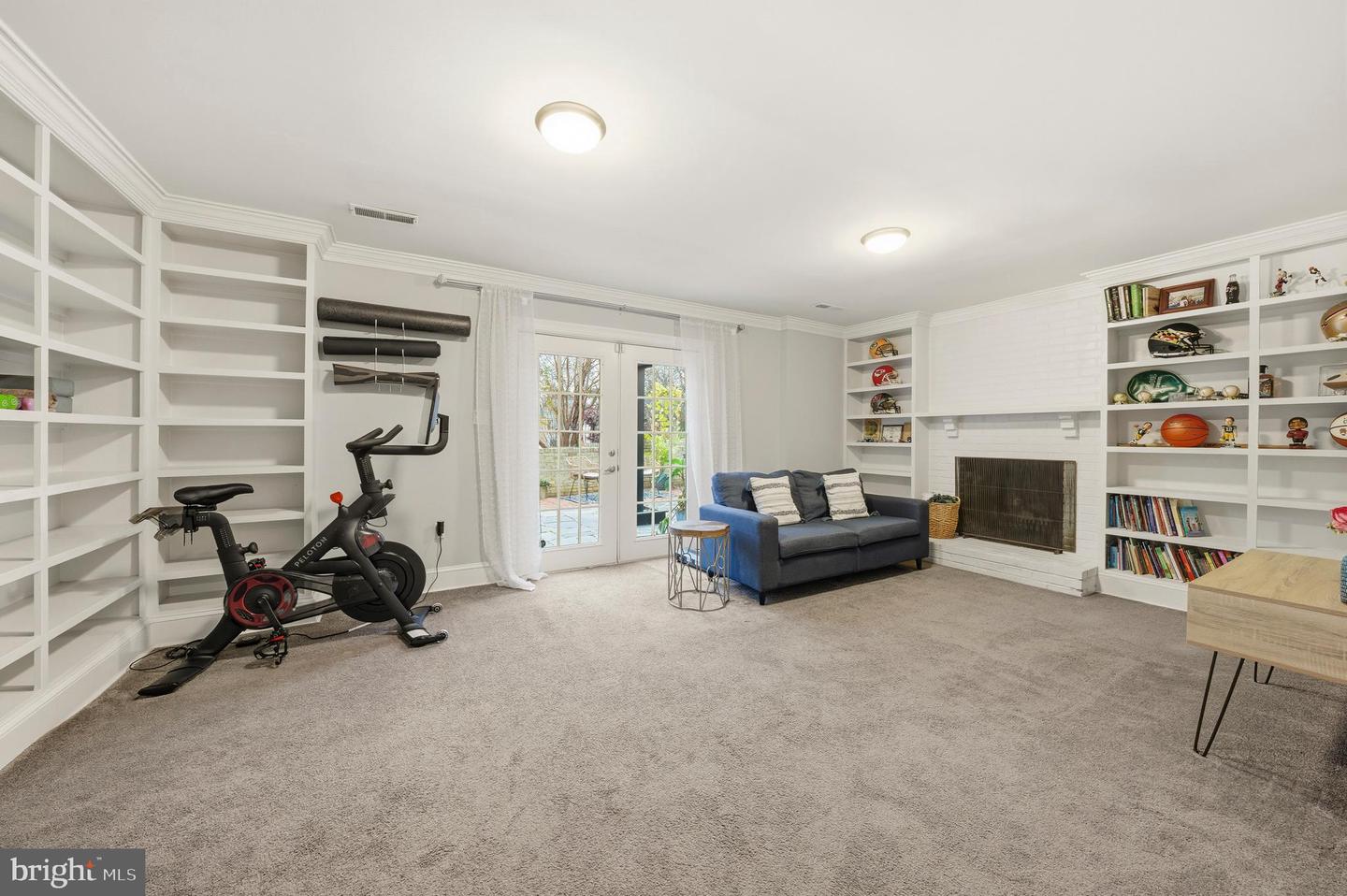 7414 HALLCREST DR, MCLEAN, Virginia 22102, 3 Bedrooms Bedrooms, ,3 BathroomsBathrooms,Residential,For sale,7414 HALLCREST DR,VAFX2282130 MLS # VAFX2282130