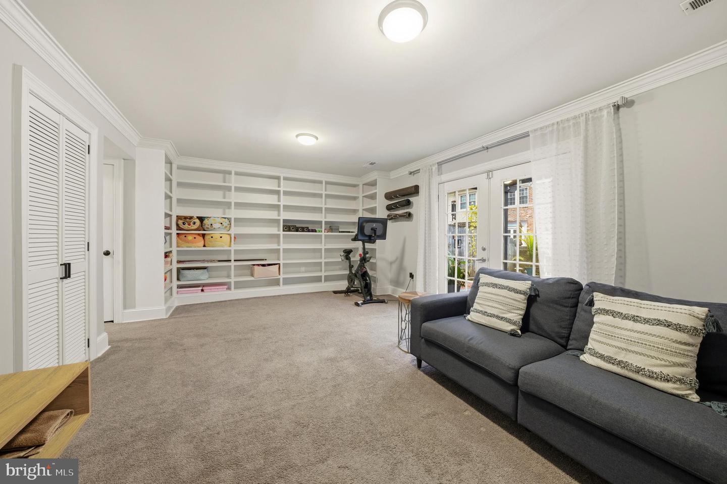 7414 HALLCREST DR, MCLEAN, Virginia 22102, 3 Bedrooms Bedrooms, ,3 BathroomsBathrooms,Residential,For sale,7414 HALLCREST DR,VAFX2282130 MLS # VAFX2282130