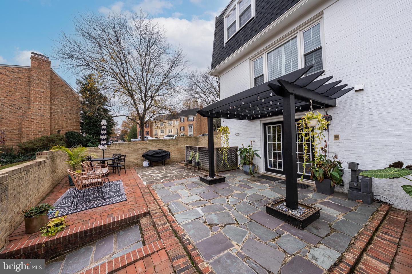 7414 HALLCREST DR, MCLEAN, Virginia 22102, 3 Bedrooms Bedrooms, ,3 BathroomsBathrooms,Residential,For sale,7414 HALLCREST DR,VAFX2282130 MLS # VAFX2282130