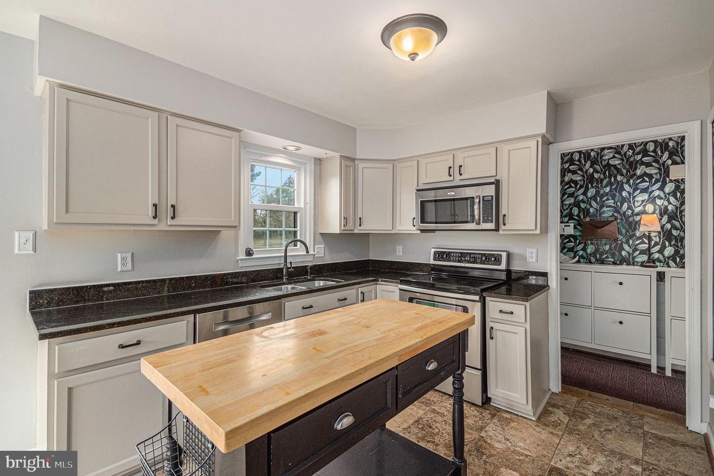 4635 HOLLEYSIDE CT, DUMFRIES, Virginia 22025, 4 Bedrooms Bedrooms, ,3 BathroomsBathrooms,Residential,For sale,4635 HOLLEYSIDE CT,VAPW2109690 MLS # VAPW2109690