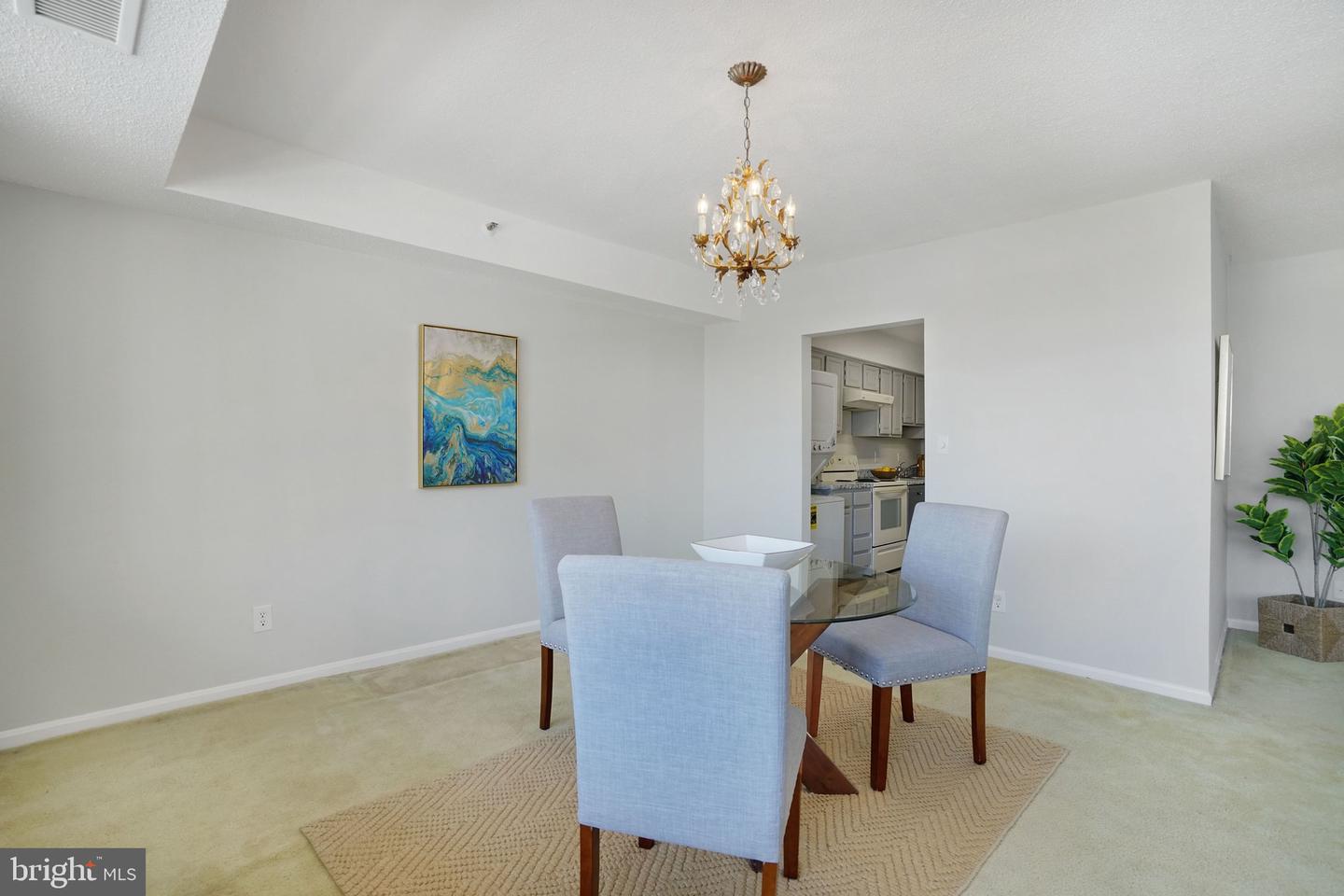 3713 S GEORGE MASON DR #1107W, FALLS CHURCH, Virginia 22041, 2 Bedrooms Bedrooms, ,1 BathroomBathrooms,Residential,For sale,3713 S GEORGE MASON DR #1107W,VAFX2286150 MLS # VAFX2286150