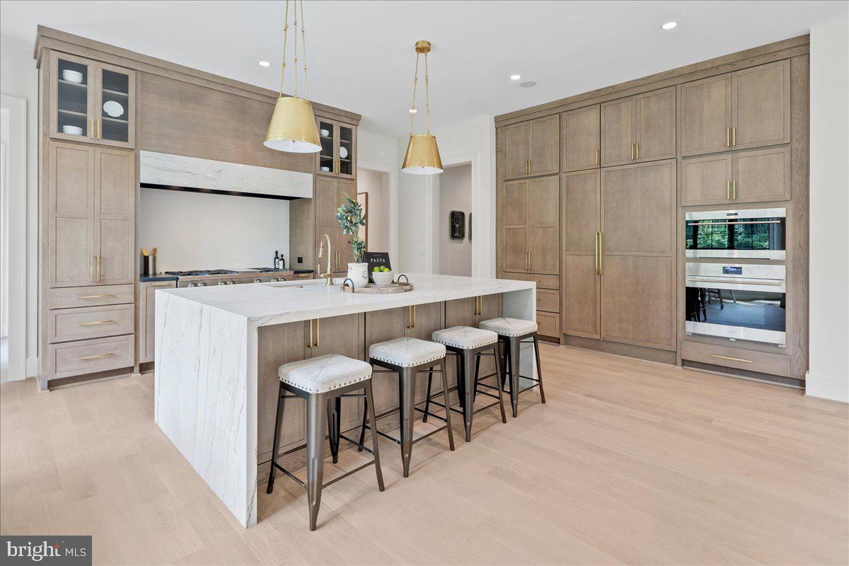 7011 ELIZABETH DR, MCLEAN, Virginia 22101, 5 Bedrooms Bedrooms, ,5 BathroomsBathrooms,Residential,For sale,7011 ELIZABETH DR,VAFX2286686 MLS # VAFX2286686