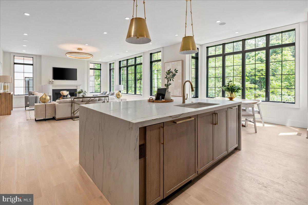 7011 ELIZABETH DR, MCLEAN, Virginia 22101, 5 Bedrooms Bedrooms, ,5 BathroomsBathrooms,Residential,For sale,7011 ELIZABETH DR,VAFX2286686 MLS # VAFX2286686