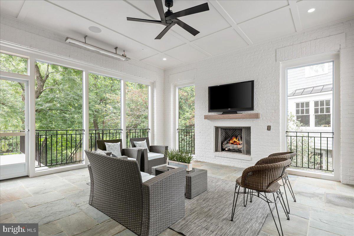 7011 ELIZABETH DR, MCLEAN, Virginia 22101, 5 Bedrooms Bedrooms, ,5 BathroomsBathrooms,Residential,For sale,7011 ELIZABETH DR,VAFX2286686 MLS # VAFX2286686