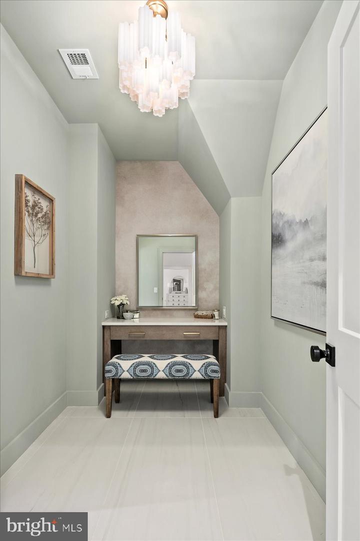 7011 ELIZABETH DR, MCLEAN, Virginia 22101, 5 Bedrooms Bedrooms, ,5 BathroomsBathrooms,Residential,For sale,7011 ELIZABETH DR,VAFX2286686 MLS # VAFX2286686