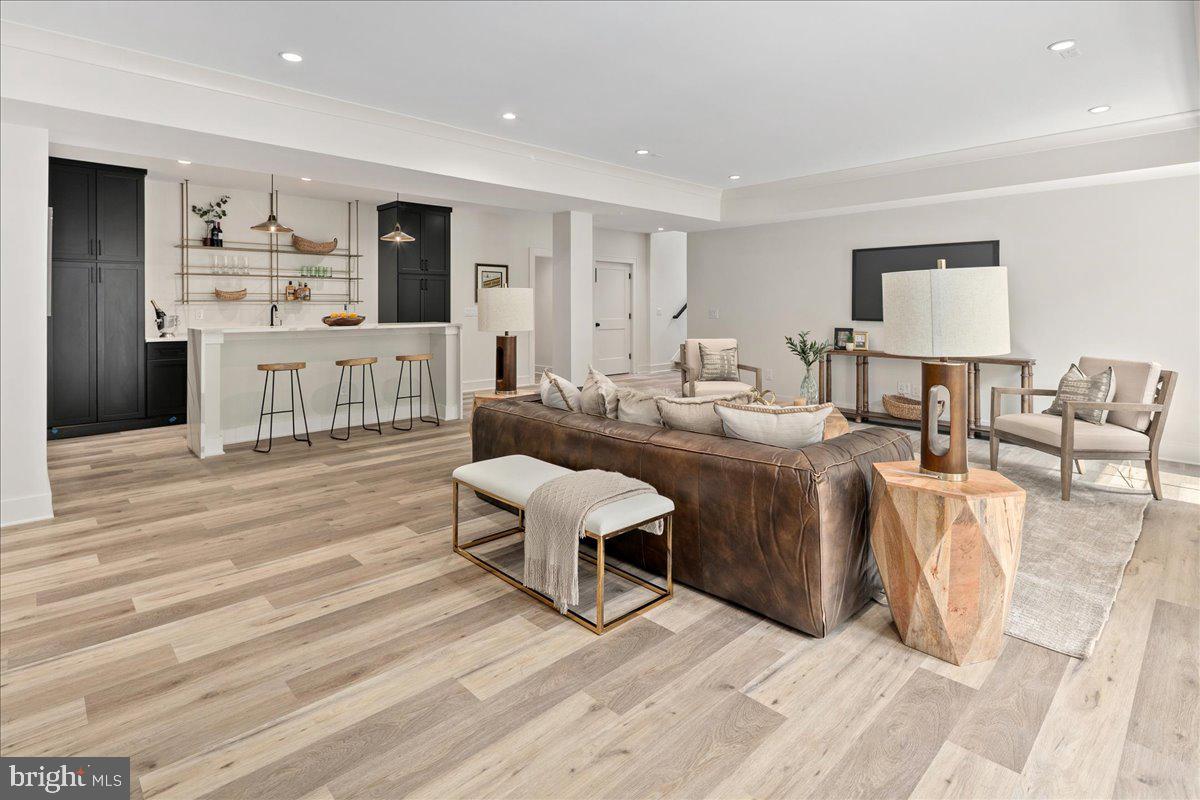 7011 ELIZABETH DR, MCLEAN, Virginia 22101, 5 Bedrooms Bedrooms, ,5 BathroomsBathrooms,Residential,For sale,7011 ELIZABETH DR,VAFX2286686 MLS # VAFX2286686