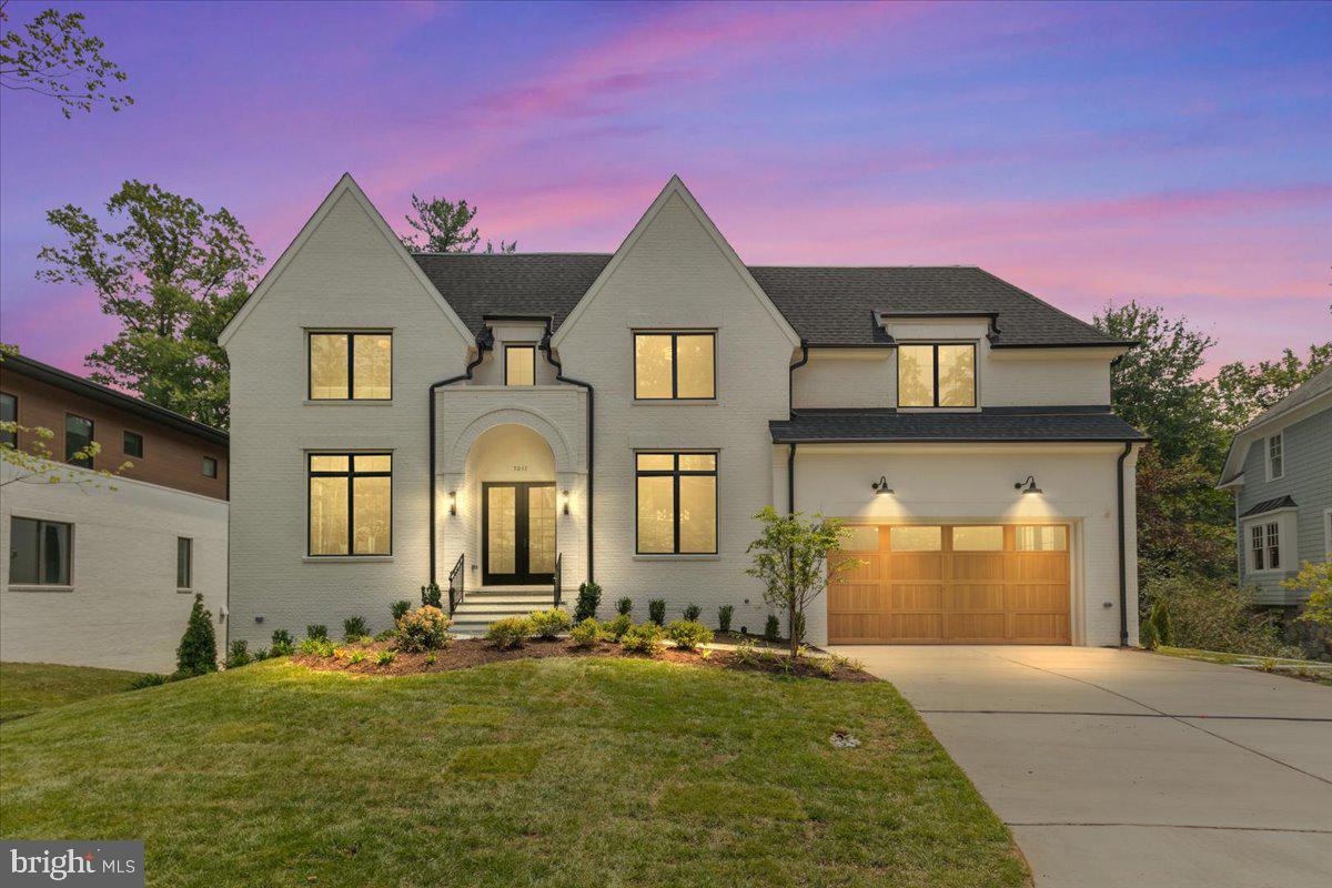 7011 ELIZABETH DR, MCLEAN, Virginia 22101, 5 Bedrooms Bedrooms, ,5 BathroomsBathrooms,Residential,For sale,7011 ELIZABETH DR,VAFX2286686 MLS # VAFX2286686