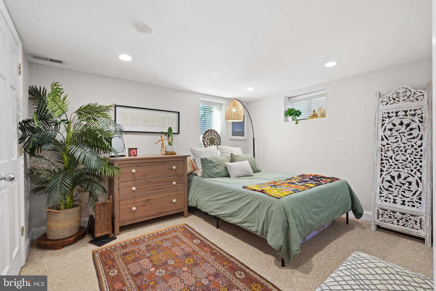 2114 N EARLEY ST, ALEXANDRIA, Virginia 22302, 4 Bedrooms Bedrooms, ,3 BathroomsBathrooms,Residential,For sale,2114 N EARLEY ST,VAAX2053392 MLS # VAAX2053392