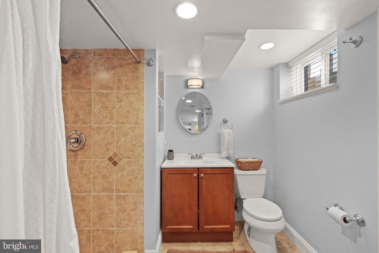 2114 N EARLEY ST, ALEXANDRIA, Virginia 22302, 4 Bedrooms Bedrooms, ,3 BathroomsBathrooms,Residential,For sale,2114 N EARLEY ST,VAAX2053392 MLS # VAAX2053392