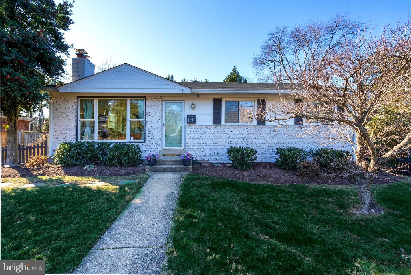 2114 N EARLEY ST, ALEXANDRIA, Virginia 22302, 4 Bedrooms Bedrooms, ,3 BathroomsBathrooms,Residential,For sale,2114 N EARLEY ST,VAAX2053392 MLS # VAAX2053392