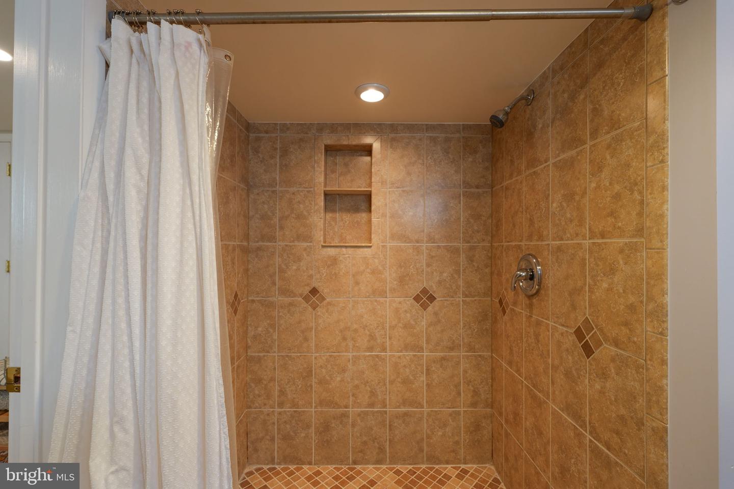 2114 N EARLEY ST, ALEXANDRIA, Virginia 22302, 4 Bedrooms Bedrooms, ,3 BathroomsBathrooms,Residential,For sale,2114 N EARLEY ST,VAAX2053392 MLS # VAAX2053392