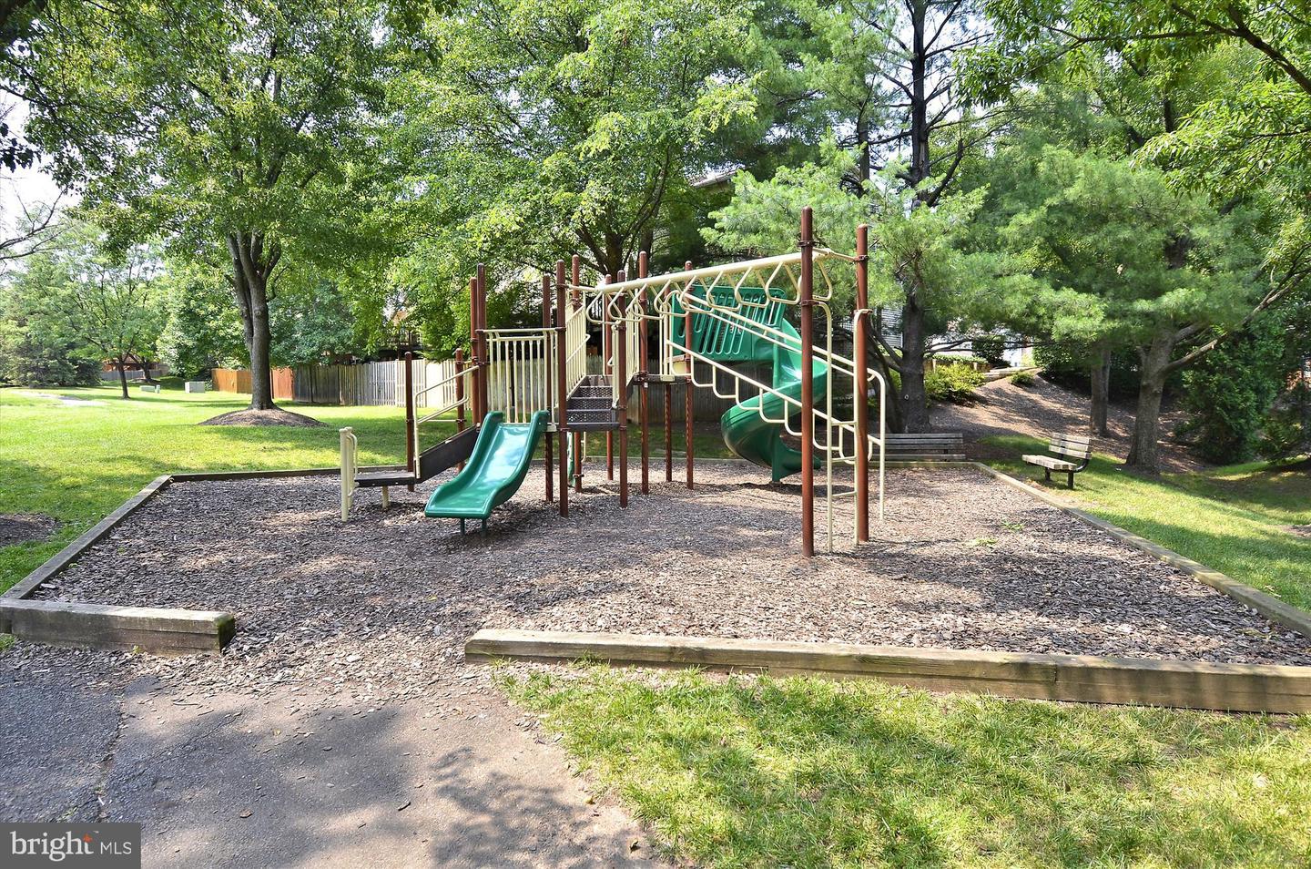 4555 INTERLACHEN CT #J, ALEXANDRIA, Virginia 22312, 2 Bedrooms Bedrooms, 9 Rooms Rooms,2 BathroomsBathrooms,Residential,For sale,4555 INTERLACHEN CT #J,VAFX2286948 MLS # VAFX2286948