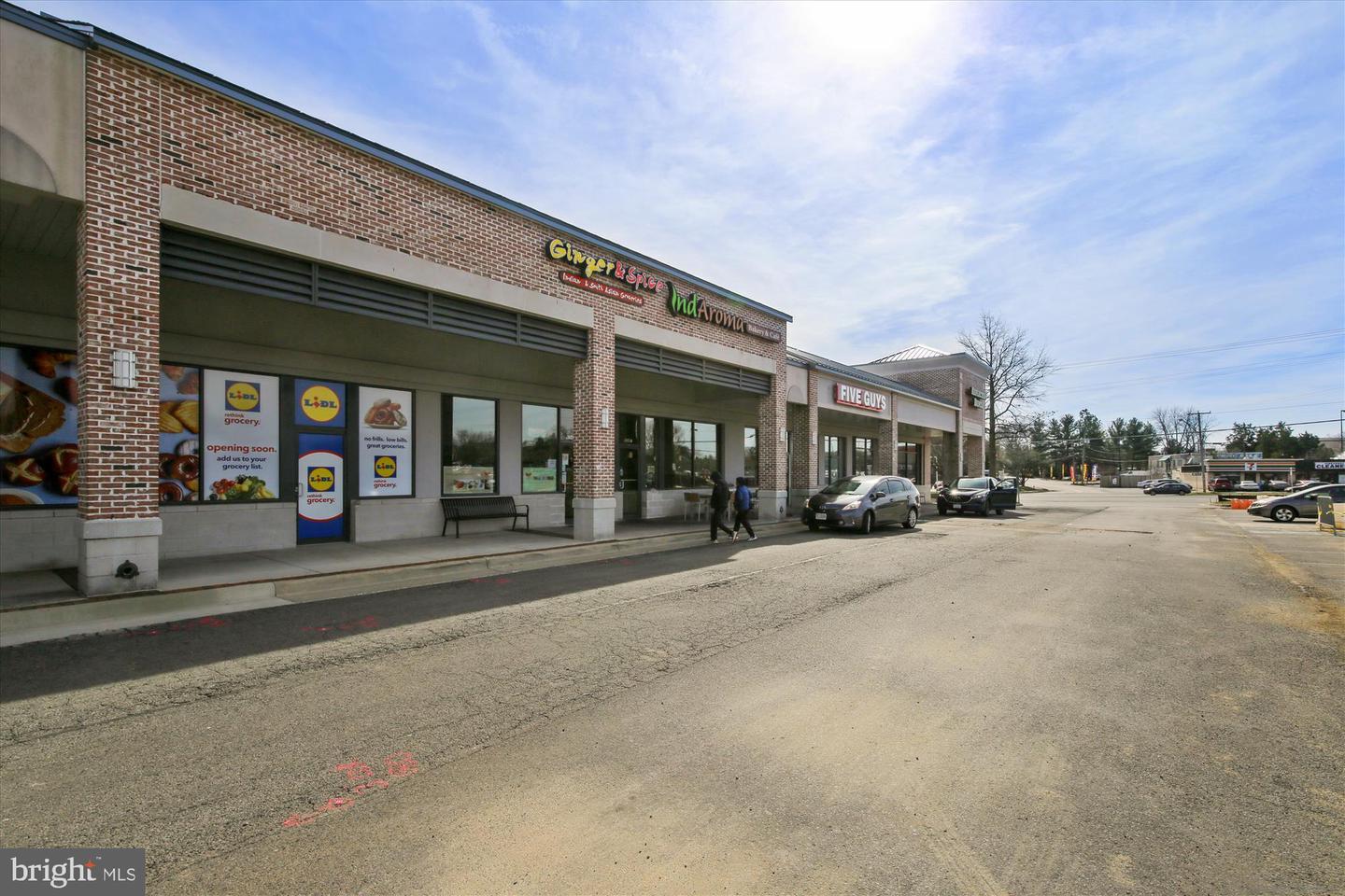 4555 INTERLACHEN CT #J, ALEXANDRIA, Virginia 22312, 2 Bedrooms Bedrooms, 9 Rooms Rooms,2 BathroomsBathrooms,Residential,For sale,4555 INTERLACHEN CT #J,VAFX2286948 MLS # VAFX2286948