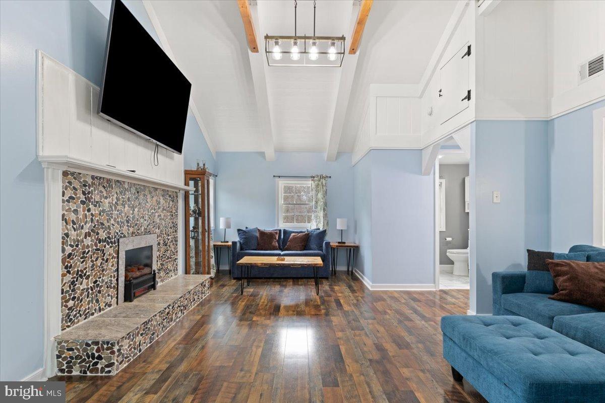 LOUISA, Virginia 23093, 3 Bedrooms Bedrooms, 5 Rooms Rooms,2 BathroomsBathrooms,Residential,For sale,VALA2009192 MLS # VALA2009192