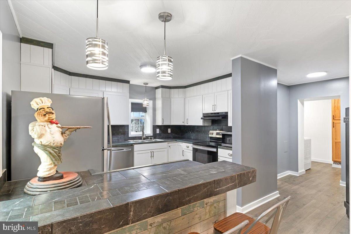 LOUISA, Virginia 23093, 3 Bedrooms Bedrooms, 5 Rooms Rooms,2 BathroomsBathrooms,Residential,For sale,VALA2009192 MLS # VALA2009192