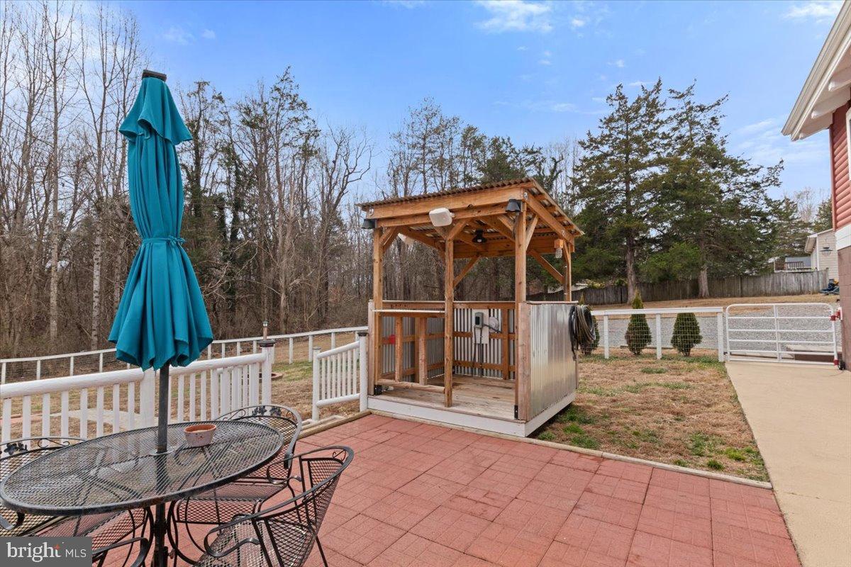 LOUISA, Virginia 23093, 3 Bedrooms Bedrooms, 5 Rooms Rooms,2 BathroomsBathrooms,Residential,For sale,VALA2009192 MLS # VALA2009192