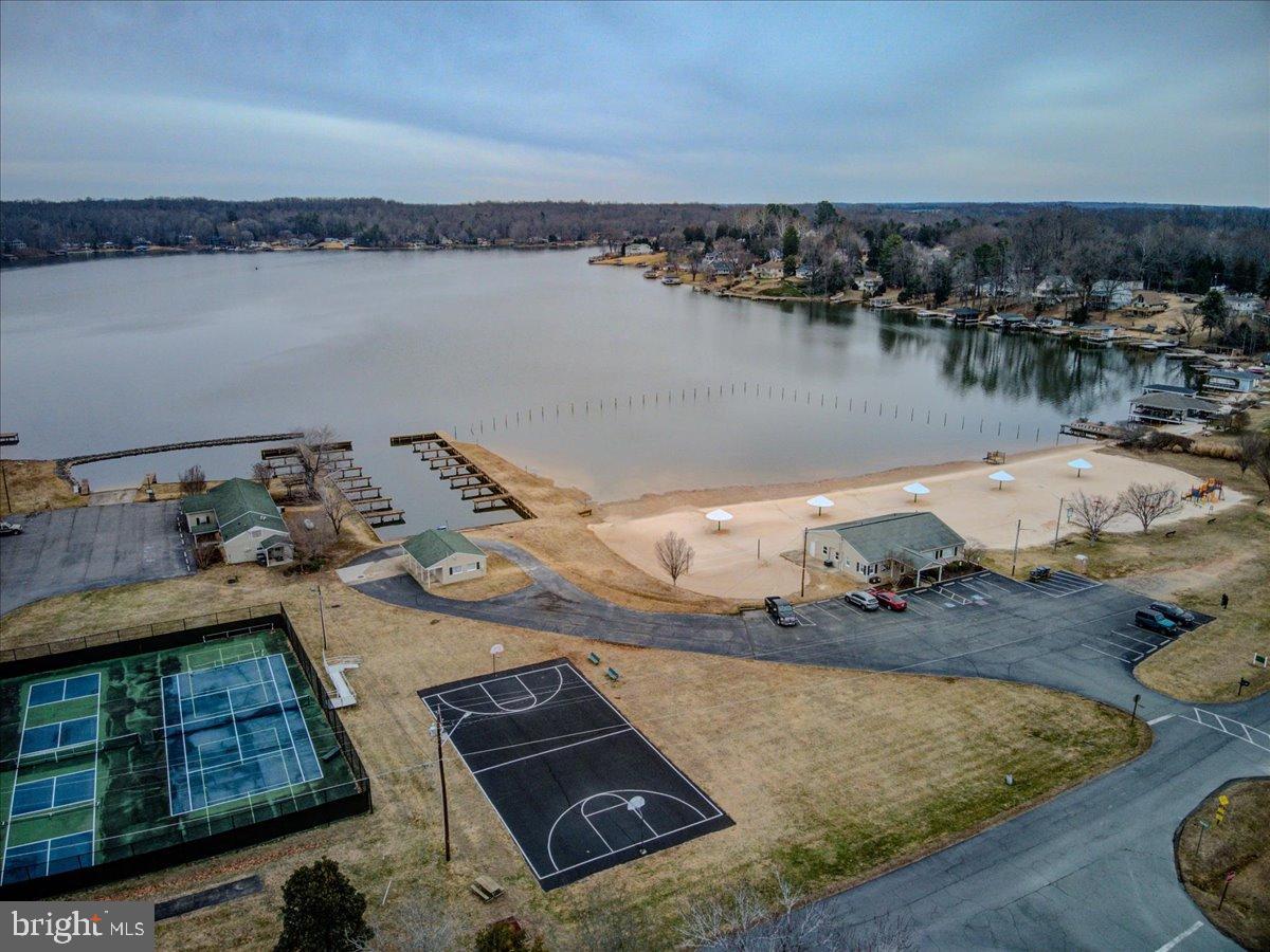 LOUISA, Virginia 23093, 3 Bedrooms Bedrooms, 5 Rooms Rooms,2 BathroomsBathrooms,Residential,For sale,VALA2009192 MLS # VALA2009192