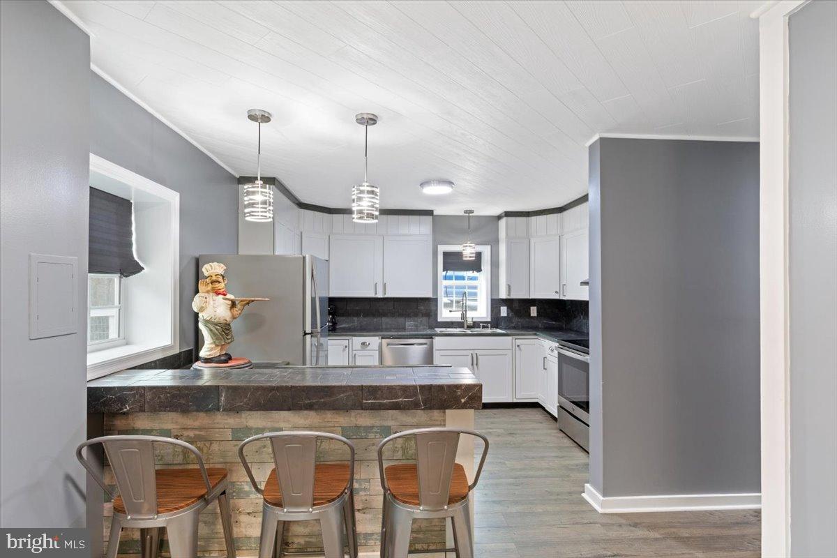 LOUISA, Virginia 23093, 3 Bedrooms Bedrooms, 5 Rooms Rooms,2 BathroomsBathrooms,Residential,For sale,VALA2009192 MLS # VALA2009192