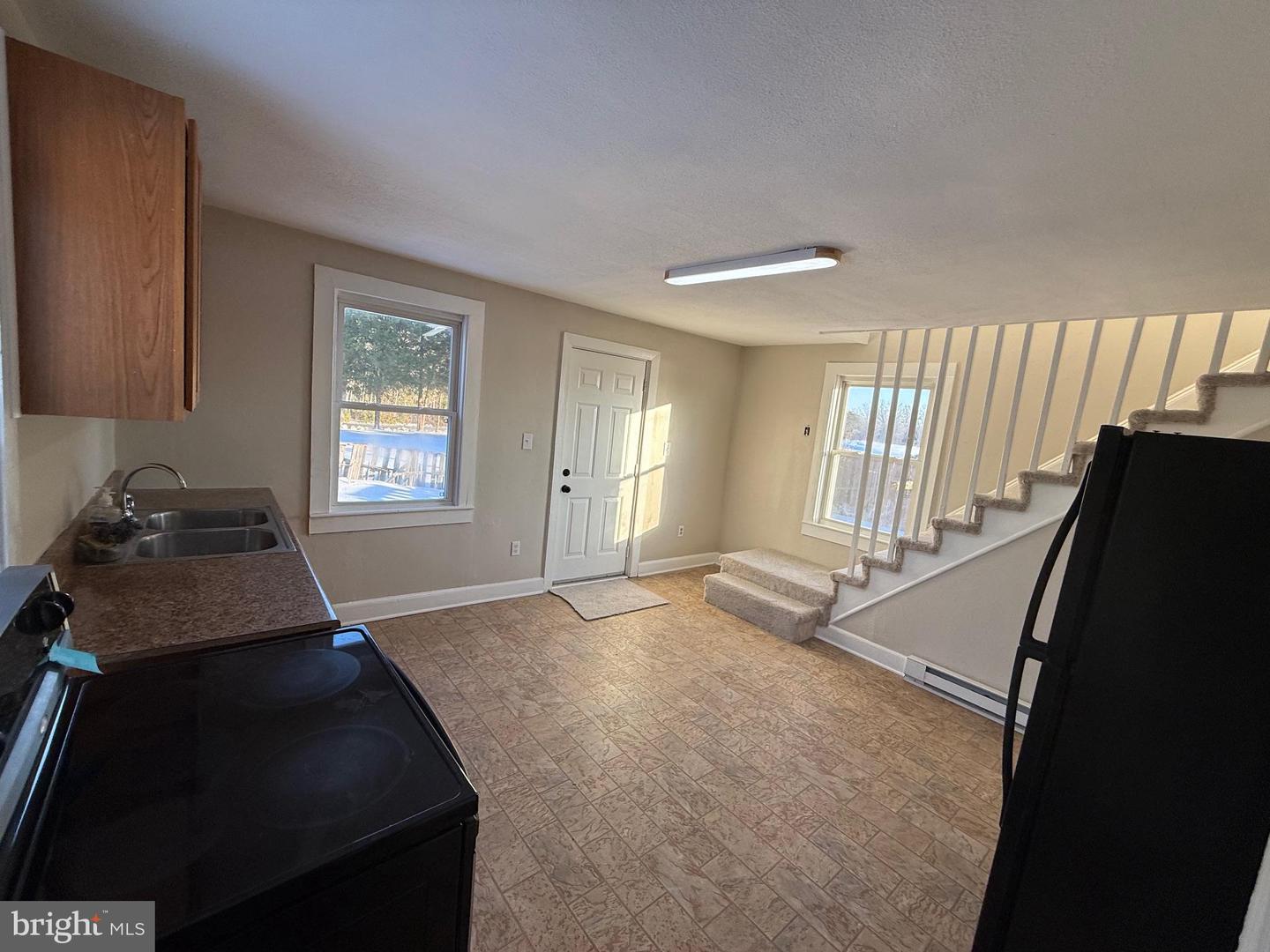 9199 FREDERICKSBURG TPKE, WOODFORD, Virginia 22580, 2 Bedrooms Bedrooms, 5 Rooms Rooms,1 BathroomBathrooms,Residential,For sale,9199 FREDERICKSBURG TPKE,VACV2009430 MLS # VACV2009430