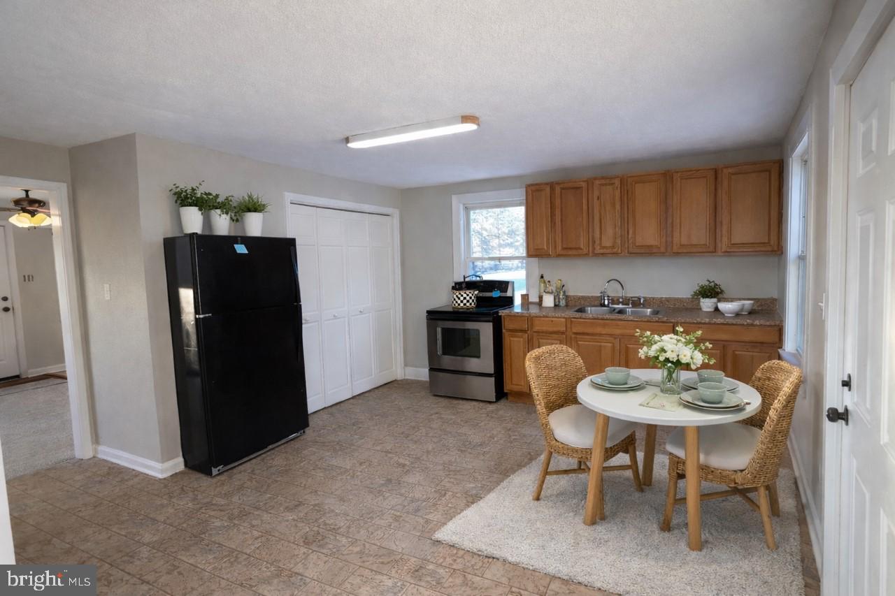 9199 FREDERICKSBURG TPKE, WOODFORD, Virginia 22580, 2 Bedrooms Bedrooms, 5 Rooms Rooms,1 BathroomBathrooms,Residential,For sale,9199 FREDERICKSBURG TPKE,VACV2009430 MLS # VACV2009430