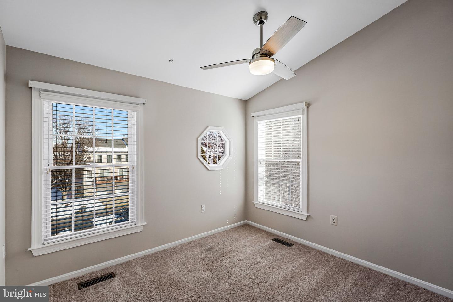 11814 ROCKAWAY LN #32, FAIRFAX, Virginia 22030, 3 Bedrooms Bedrooms, ,2 BathroomsBathrooms,Residential,For sale,11814 ROCKAWAY LN #32,VAFX2287334 MLS # VAFX2287334