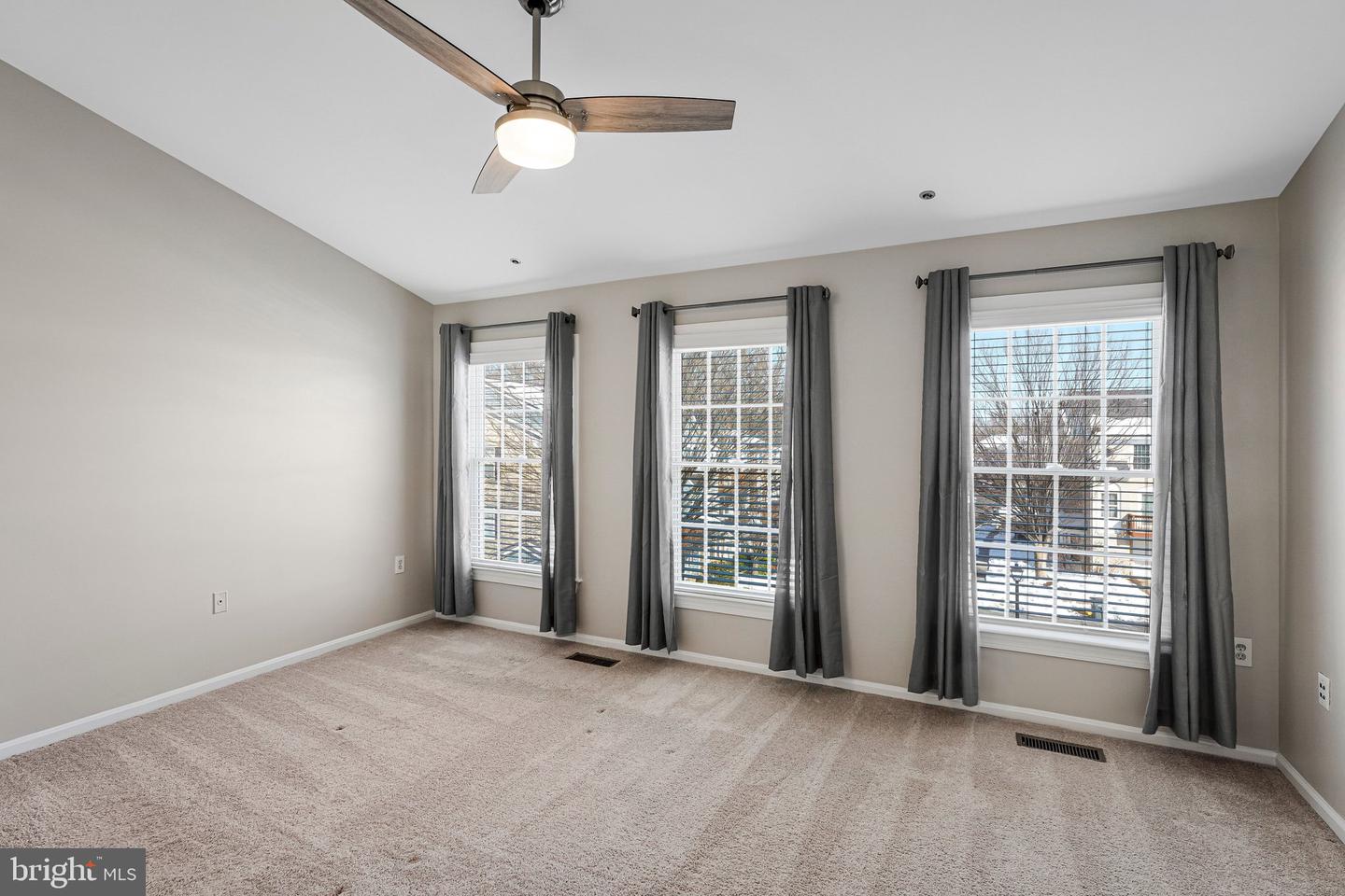 11814 ROCKAWAY LN #32, FAIRFAX, Virginia 22030, 3 Bedrooms Bedrooms, ,2 BathroomsBathrooms,Residential,For sale,11814 ROCKAWAY LN #32,VAFX2287334 MLS # VAFX2287334