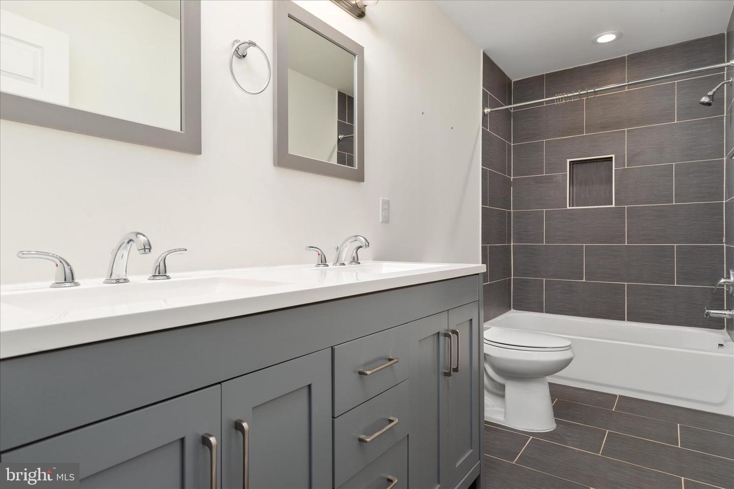 145 TULIP POPLAR DR, LINDEN, Virginia 22642, 4 Bedrooms Bedrooms, ,3 BathroomsBathrooms,Residential,For sale,145 TULIP POPLAR DR,VAWR2013220 MLS # VAWR2013220