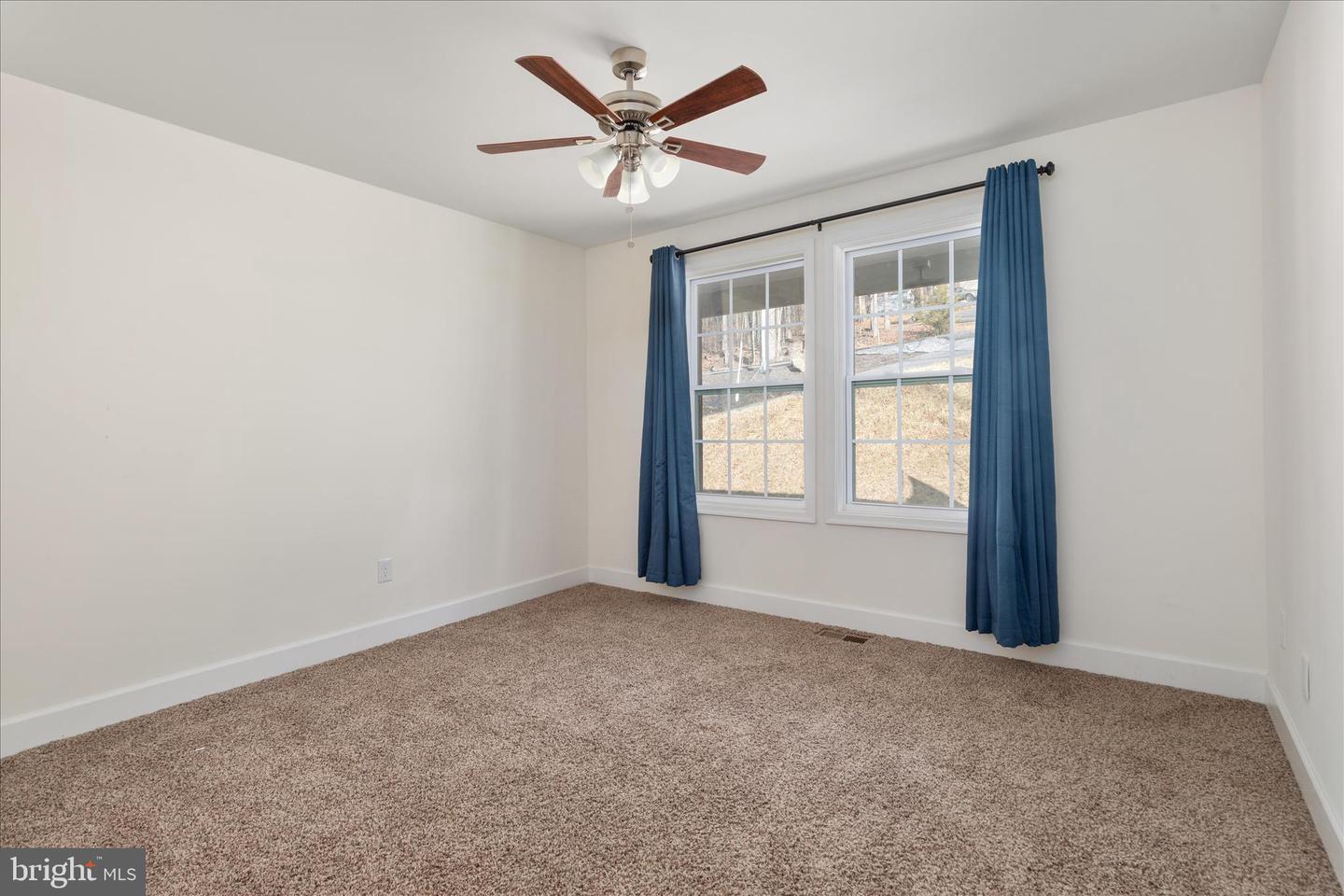 145 TULIP POPLAR DR, LINDEN, Virginia 22642, 4 Bedrooms Bedrooms, ,3 BathroomsBathrooms,Residential,For sale,145 TULIP POPLAR DR,VAWR2013220 MLS # VAWR2013220