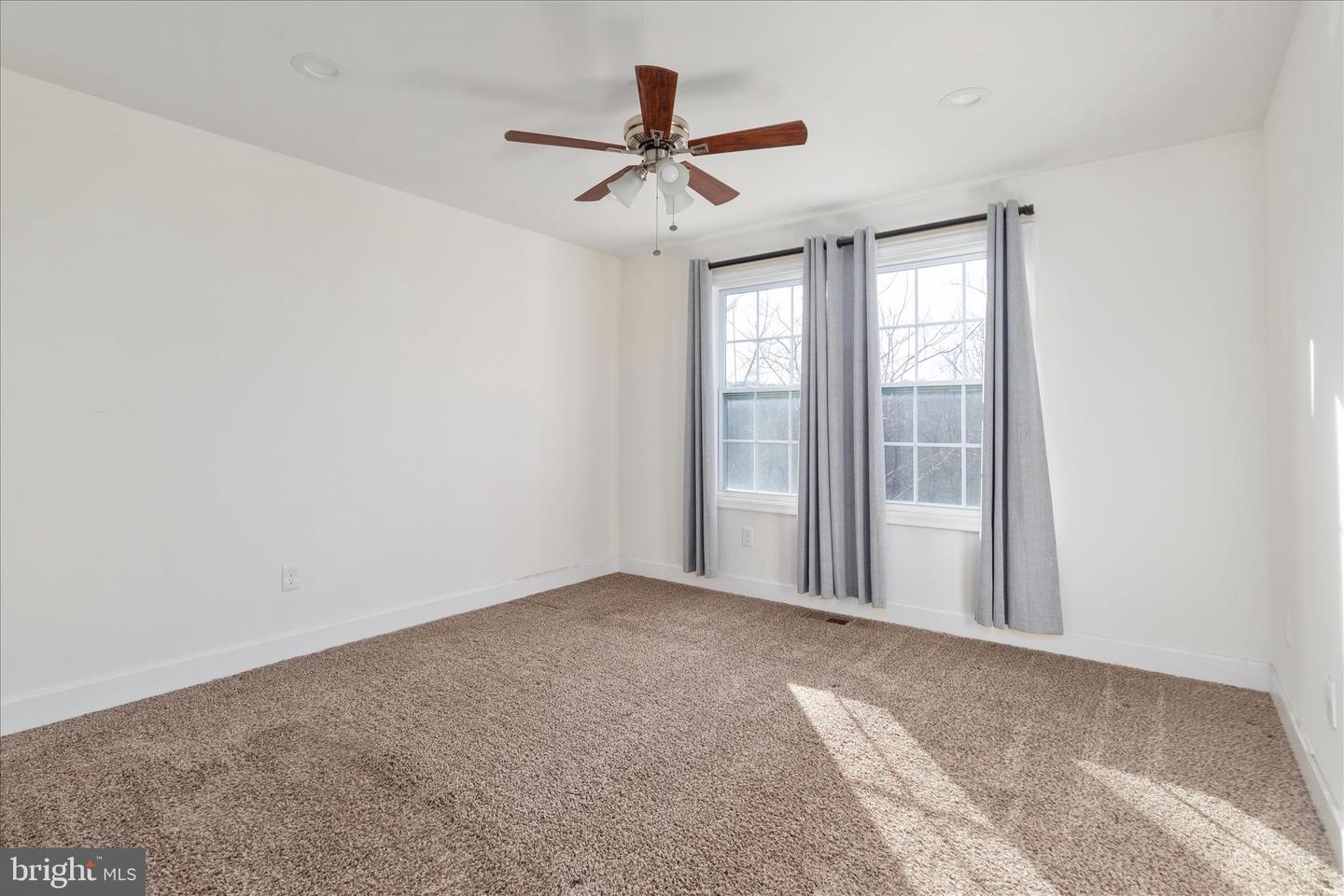 145 TULIP POPLAR DR, LINDEN, Virginia 22642, 4 Bedrooms Bedrooms, ,3 BathroomsBathrooms,Residential,For sale,145 TULIP POPLAR DR,VAWR2013220 MLS # VAWR2013220