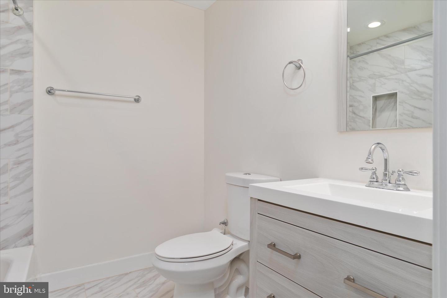 145 TULIP POPLAR DR, LINDEN, Virginia 22642, 4 Bedrooms Bedrooms, ,3 BathroomsBathrooms,Residential,For sale,145 TULIP POPLAR DR,VAWR2013220 MLS # VAWR2013220